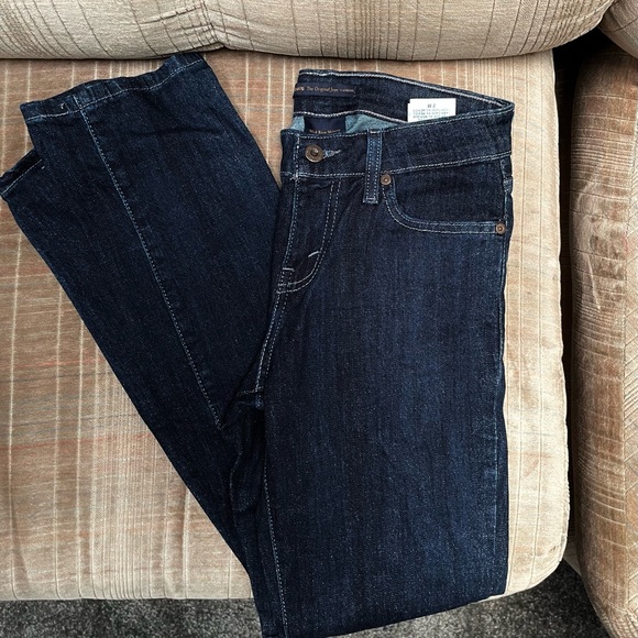Levi’s Mid Rise Jeans - Picture 2 of 9